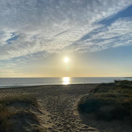 Mobil Luxe 3 Climatise En Roussillon Campsite Canet-en-Roussillon